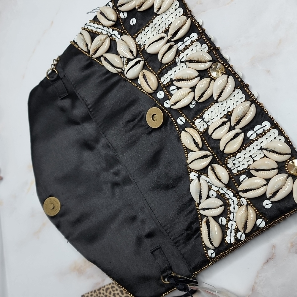 CLEMENTS RIBEIRO crossbody CLUTCH SHELLS CONCH SEQUINS WHITE BLACK HAND… - Picture 5 of 8